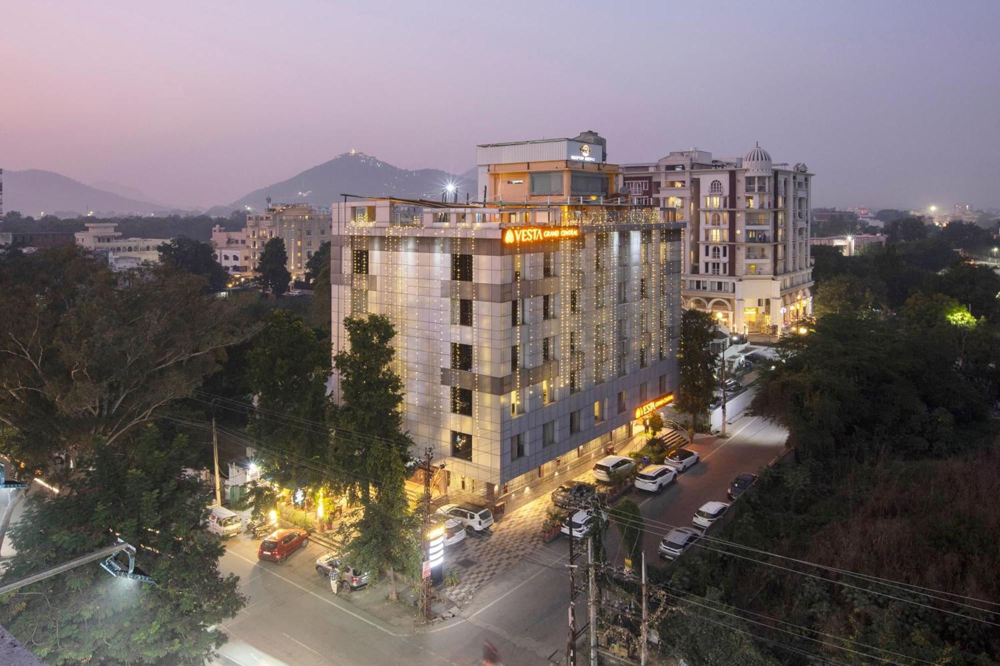Vesta Grand Central Udaipur Extérieur photo