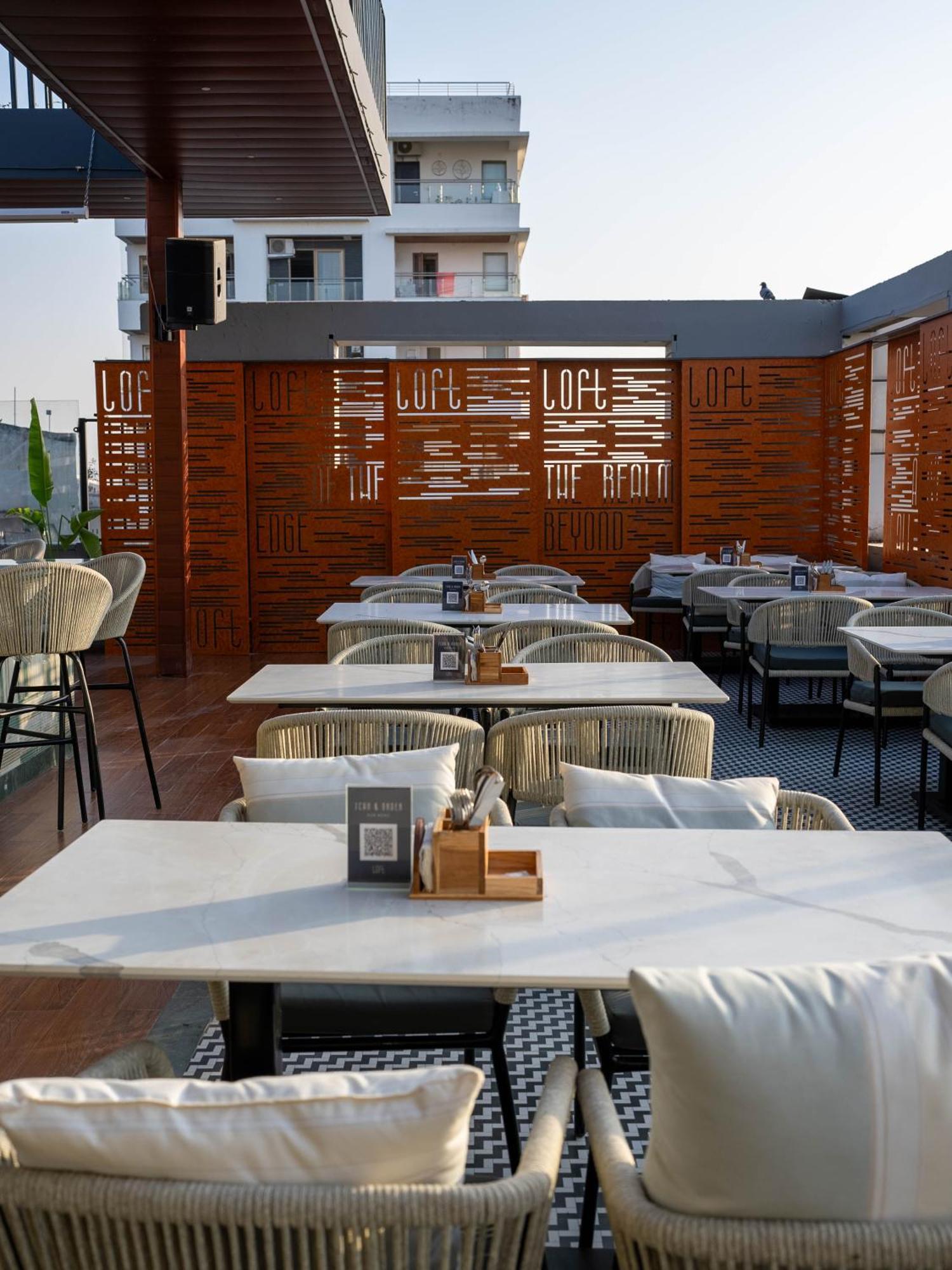 Vesta Grand Central Udaipur Extérieur photo